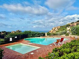 Residence with pool in Costa Paradiso