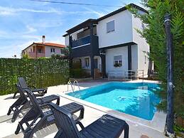 Welcoming Apartment With Shared Pool