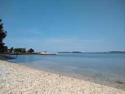 Welcoming Apartment With Shared Pool