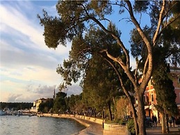 Welcoming Apartment With Shared Pool