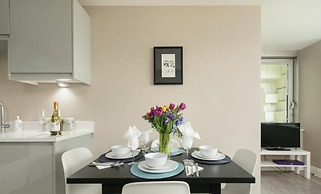 Gorgeous AP Next to Pier Beach