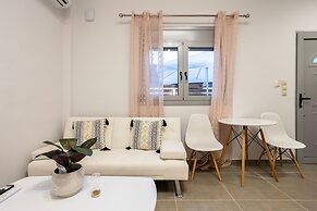 Filiatra Welcoming Hideaway - A Cozy Urban Escape