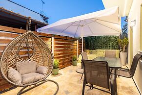 Filiatra Welcoming Hideaway - A Cozy Urban Escape