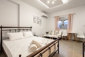 Filiatra Welcoming Hideaway - A Cozy Urban Escape