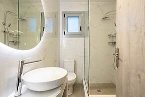 Filiatra Welcoming Hideaway - A Cozy Urban Escape