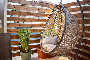 Filiatra Welcoming Hideaway - A Cozy Urban Escape