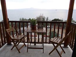 Verga Stone Haven - Seafront Waves Embrace