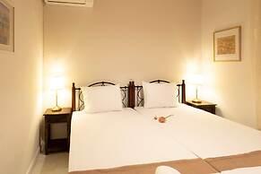 Verga Stone Haven - Seafront Waves Embrace