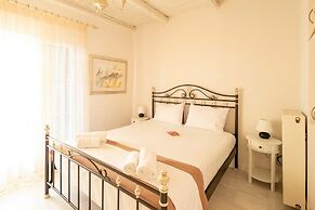 Verga Stone Haven - Seafront Waves Embrace