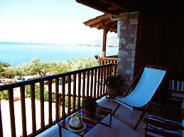 Verga Stone Haven - Seafront Waves Embrace