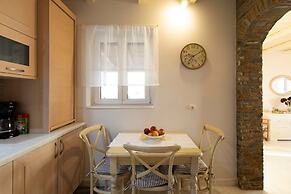 Verga Stone Haven - Seafront Waves Embrace