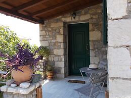 Verga Stone Haven - Seafront Waves Embrace