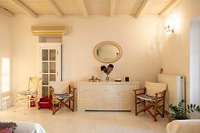 Verga Stone Haven - Seafront Waves Embrace