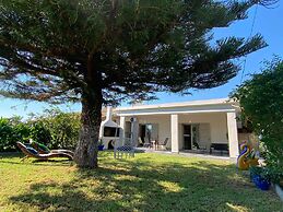 Kalamata Garden Haven - Escape Amidst Greenery