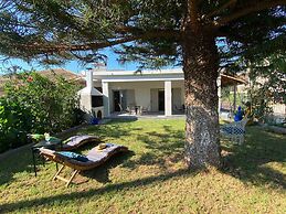 Kalamata Garden Haven - Escape Amidst Greenery