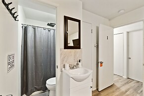 Central Bellevue Guesthouse 2 Bedroom Duplex