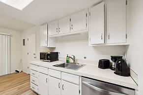 Central Bellevue Guesthouse 2 Bedroom Duplex