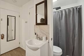 Central Bellevue Retreat 2 Bedroom Duplex