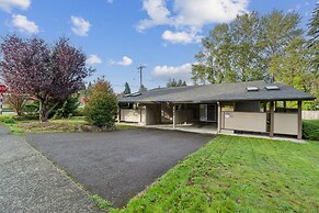 Central Bellevue Retreat 2 Bedroom Duplex