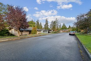 Central Bellevue Retreat 2 Bedroom Duplex