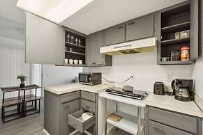 Central Bellevue Retreat 2 Bedroom Duplex