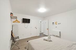 Central Bellevue Retreat 2 Bedroom Duplex