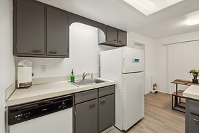 Central Bellevue Retreat 2 Bedroom Duplex