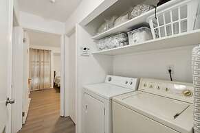 Central Bellevue Retreat 2 Bedroom Duplex