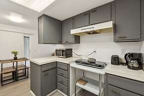 Central Bellevue Retreat 2 Bedroom Duplex