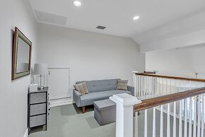Spacious Urban Uptown Retreat 3 Bedroom Townhouse