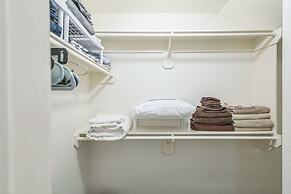 Spacious Urban Uptown Retreat 3 Bedroom Townhouse