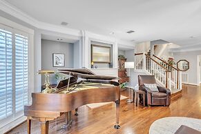 Spacious Urban Uptown Retreat 3 Bedroom Townhouse