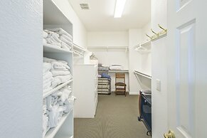 Spacious Urban Uptown Retreat 3 Bedroom Townhouse