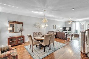 Spacious Urban Uptown Retreat 3 Bedroom Townhouse