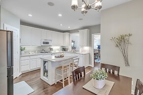 Spacious Urban Uptown Retreat 3 Bedroom Townhouse