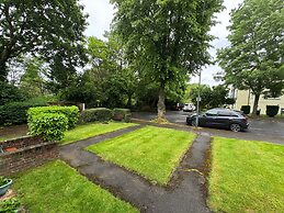 Lovely 2 Bedrooms Flat in South Sutton