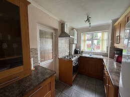 Lovely 2 Bedrooms Flat in South Sutton