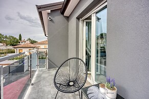 Peaceful Blooming Villa With Pool