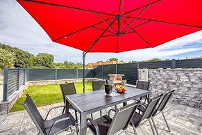 Peaceful Blooming Villa With Pool