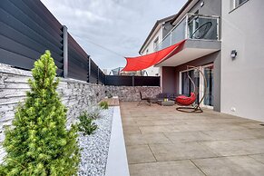 Peaceful Blooming Villa With Pool