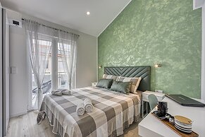 Peaceful Blooming Villa With Pool