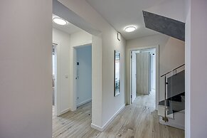 Peaceful Blooming Villa With Pool