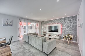 Peaceful Blooming Villa With Pool