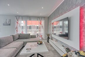 Peaceful Blooming Villa With Pool