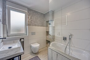 Peaceful Blooming Villa With Pool