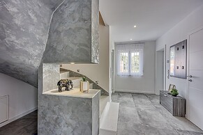 Peaceful Blooming Villa With Pool