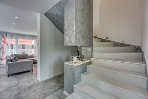 Peaceful Blooming Villa With Pool