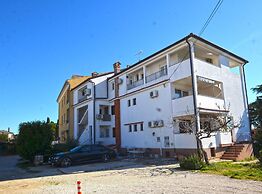 Tranquil and Bright Apartment With Loggia