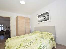 Tranquil and Bright Apartment With Loggia