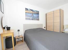 Tranquil and Bright Apartment With Loggia